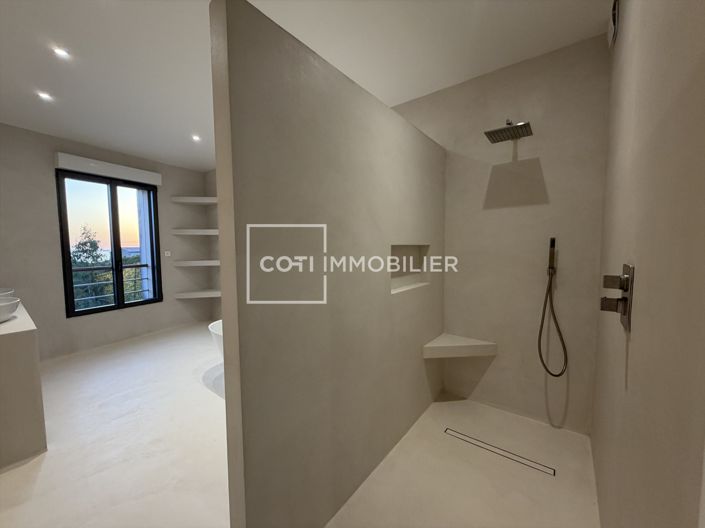 Image No.16-6 Bed House for sale