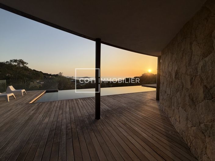 Image No.17-6 Bed House for sale