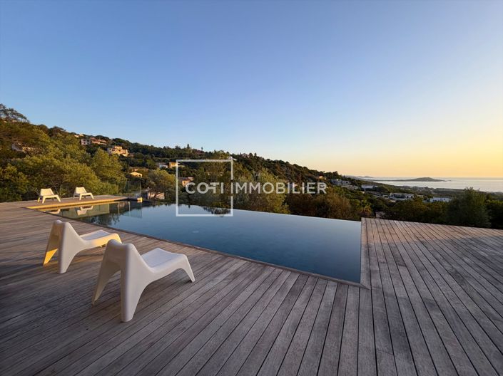 Image No.3-6 Bed House for sale