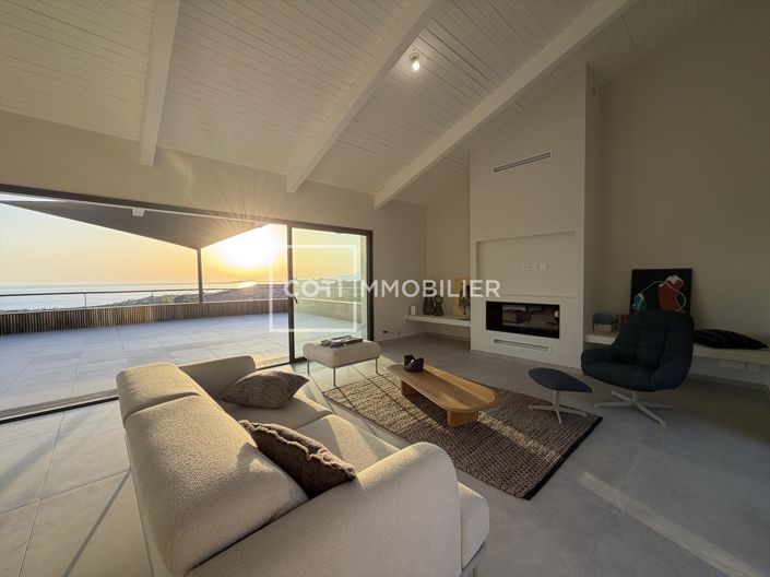 Image No.4-6 Bed House for sale