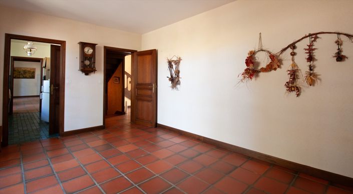 Image No.11-5 Bed House for sale