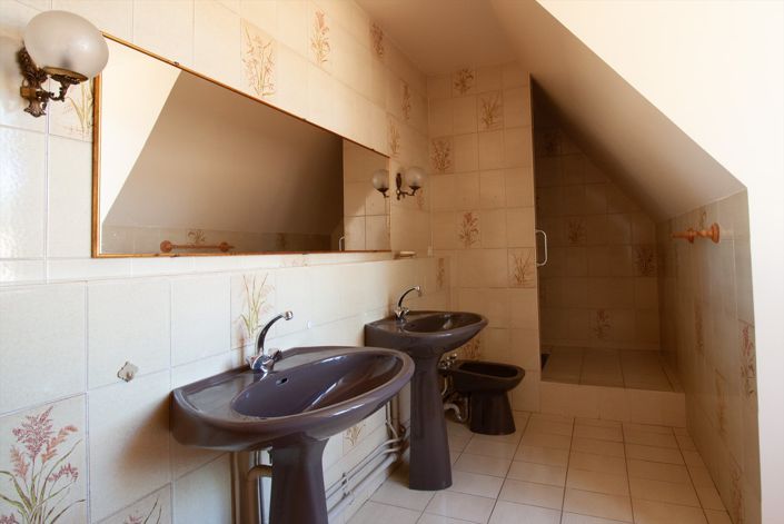 Image No.16-5 Bed House for sale