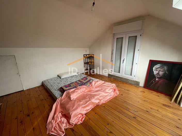 Image No.11-6 Bed House for sale