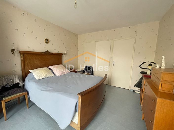 Image No.6-6 Bed House for sale