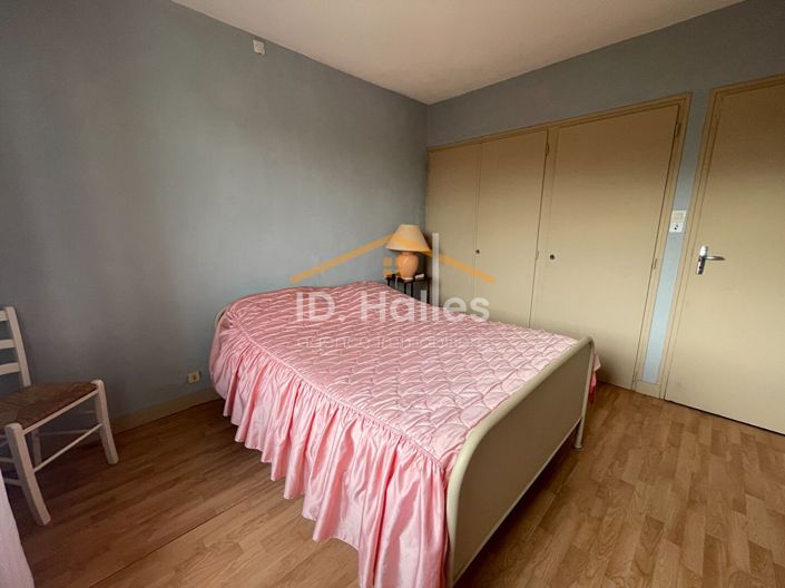 Image No.7-6 Bed House for sale