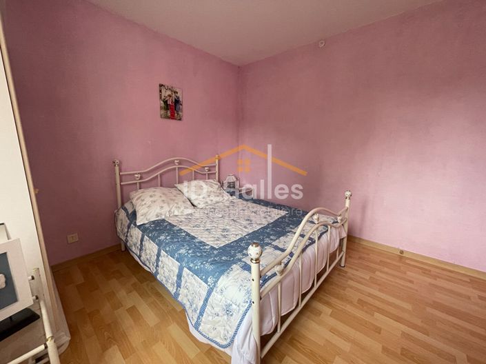 Image No.8-6 Bed House for sale