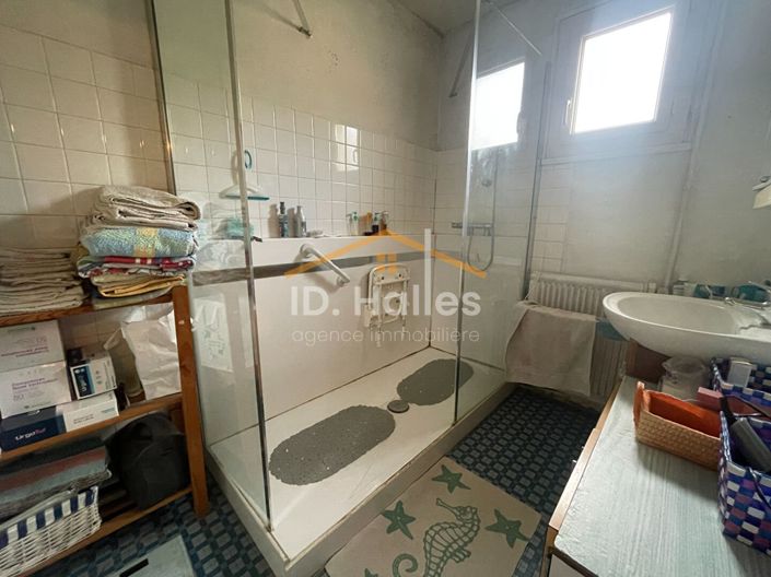 Image No.9-6 Bed House for sale