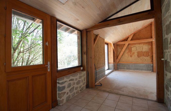 Image No.11-2 Bed House for sale