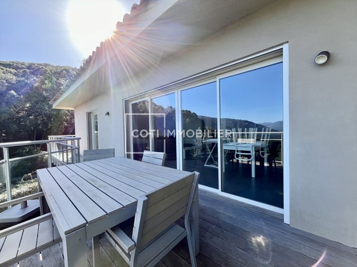 Image No.3-4 Bed House for sale