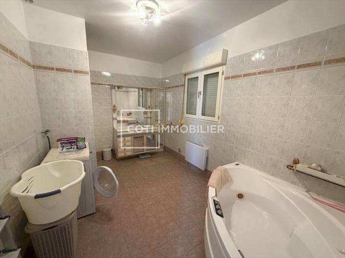 Image No.9-2 Bed House for sale