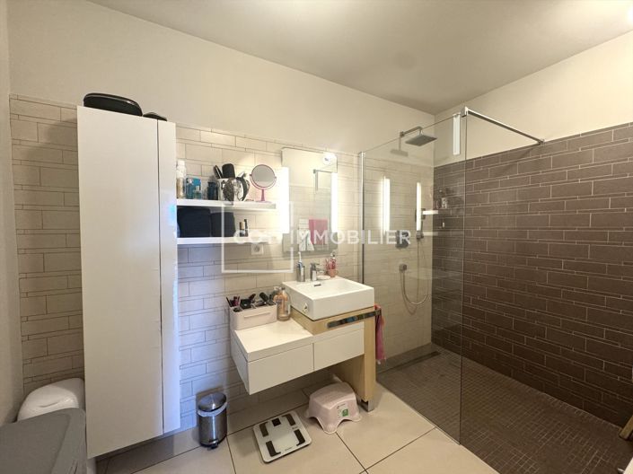 Image No.10-3 Bed Apartment for sale