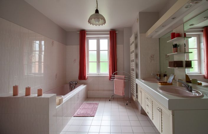 Image No.14-3 Bed House for sale
