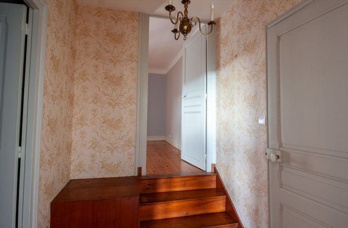 Image No.12-5 Bed House for sale