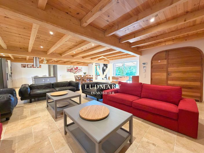 Image No.22-4 Bed House for sale
