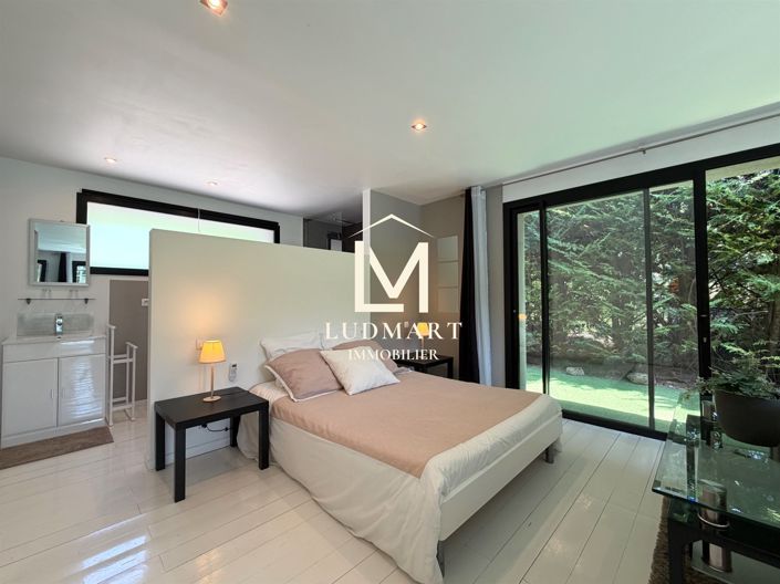 Image No.23-4 Bed House for sale
