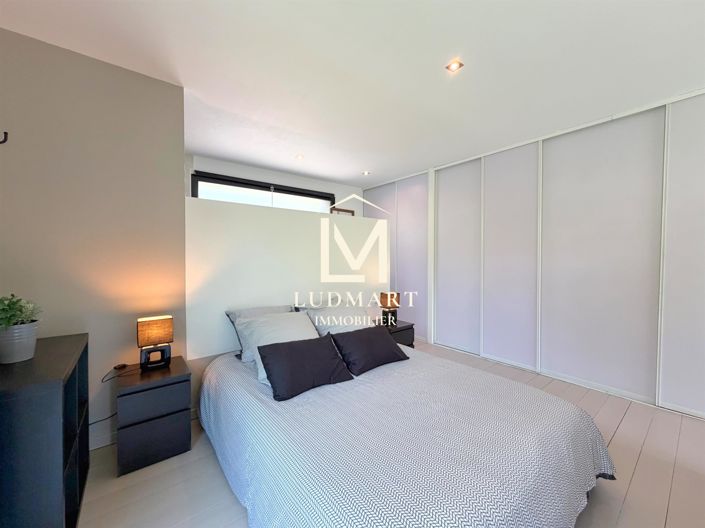 Image No.28-4 Bed House for sale