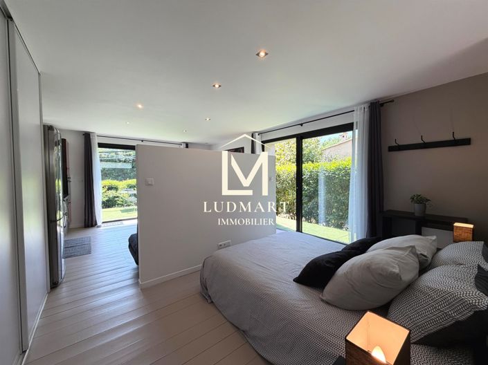 Image No.29-4 Bed House for sale