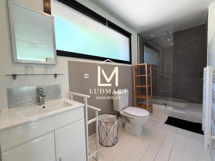 Image No.30-4 Bed House for sale
