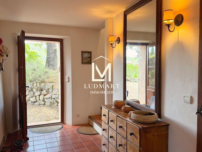 Image No.19-7 Bed House for sale