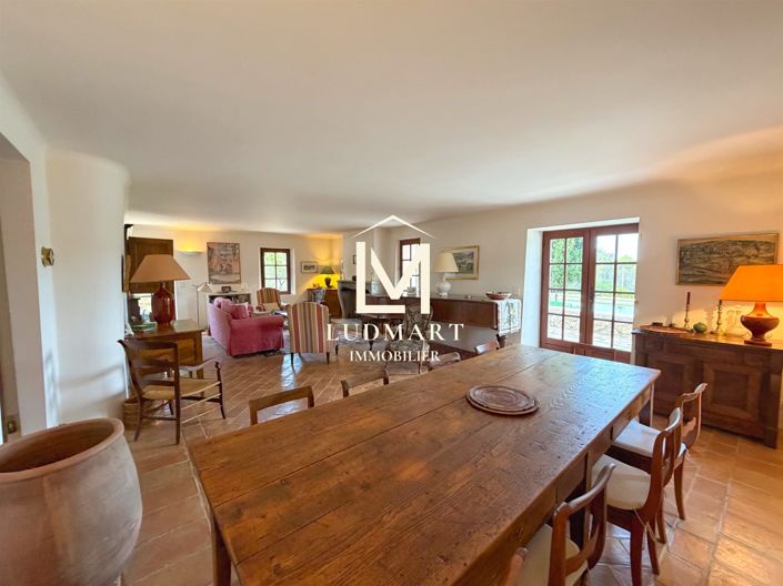 Image No.20-7 Bed House for sale