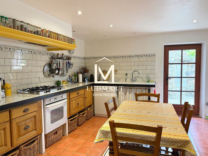 Image No.23-7 Bed House for sale