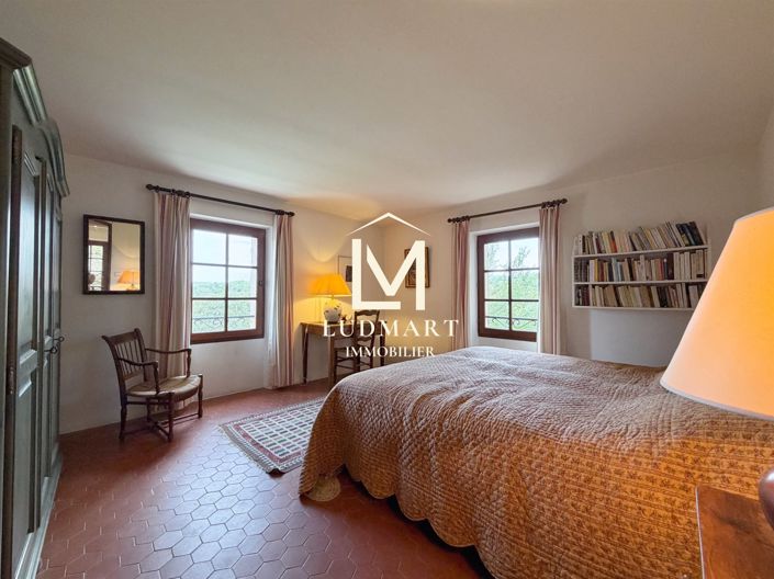 Image No.26-7 Bed House for sale
