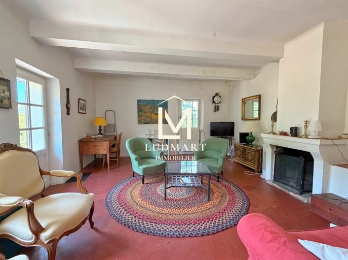 Image No.31-7 Bed House for sale