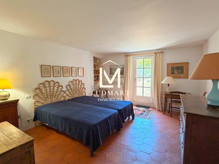 Image No.34-7 Bed House for sale