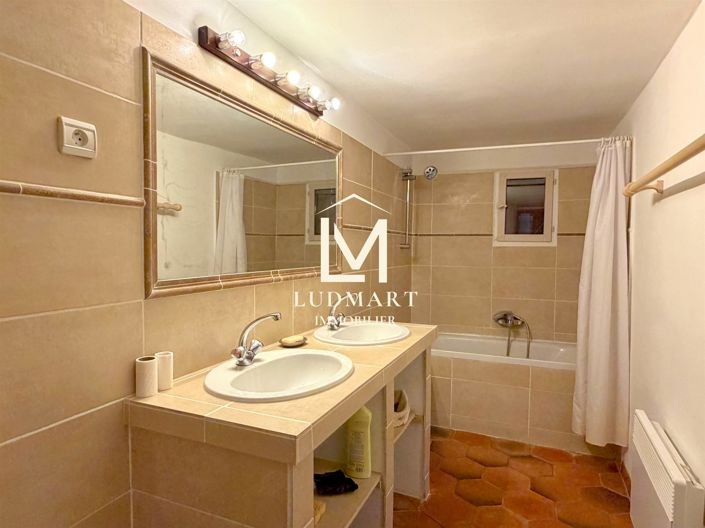 Image No.37-7 Bed House for sale