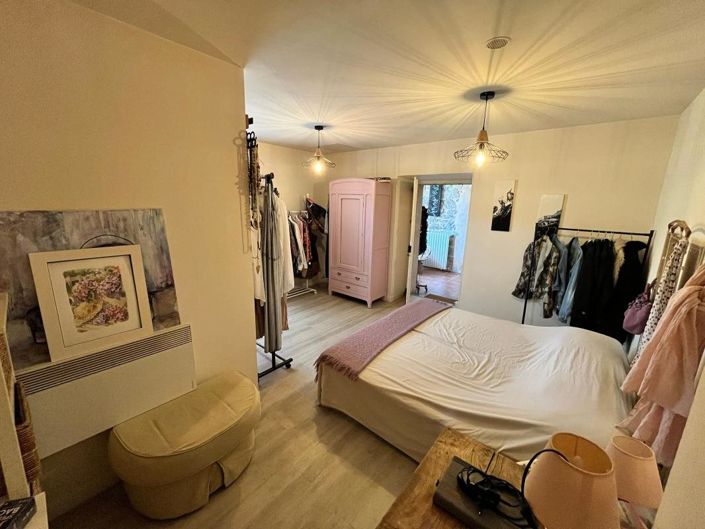 Image No.16-6 Bed House for sale