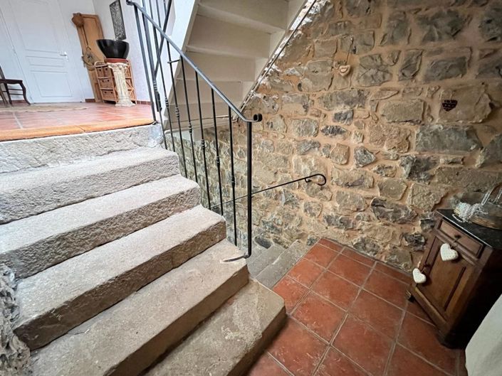 Image No.18-6 Bed House for sale