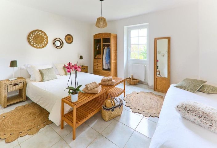 Image No.22-6 Bed House for sale