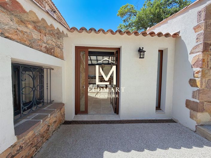 Image No.18-6 Bed House for sale