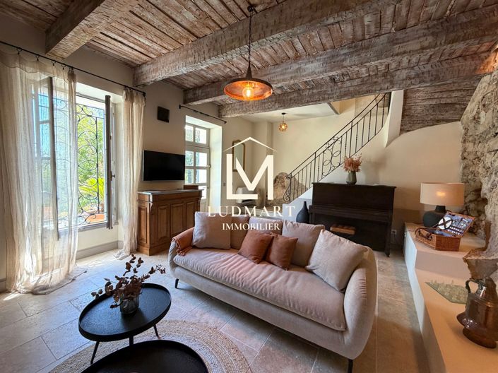 Image No.24-6 Bed House for sale