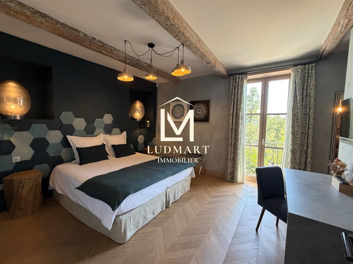 Image No.28-6 Bed House for sale