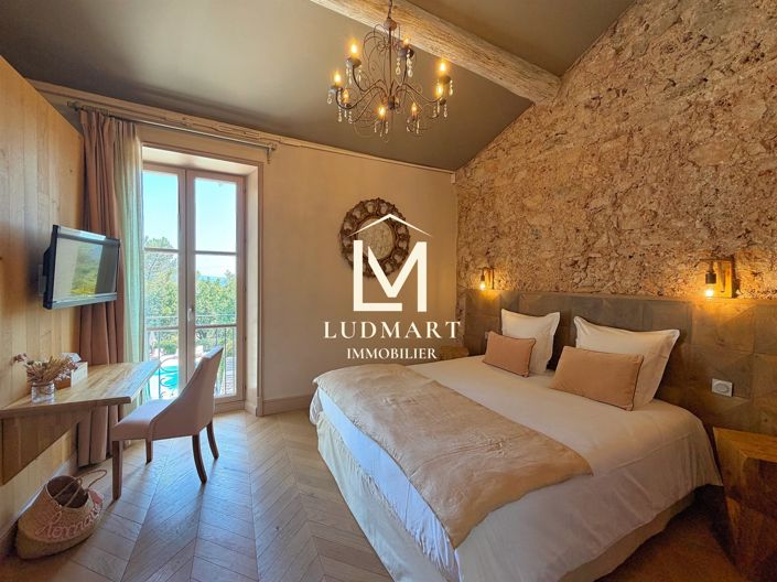 Image No.30-6 Bed House for sale