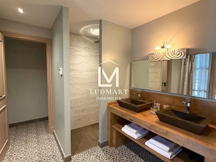 Image No.34-6 Bed House for sale