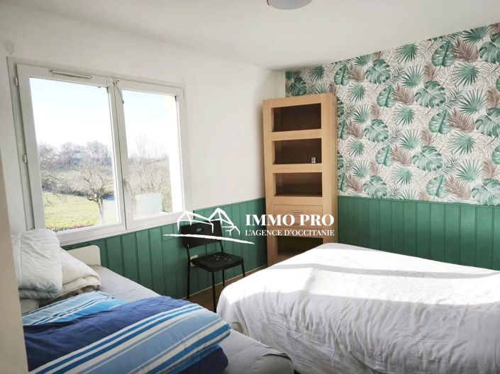 Image No.8-7 Bed House for sale