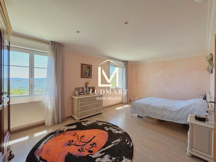 Image No.16-4 Bed House for sale