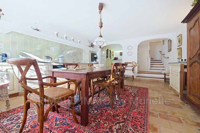 Image No.8-2 Bed House for sale