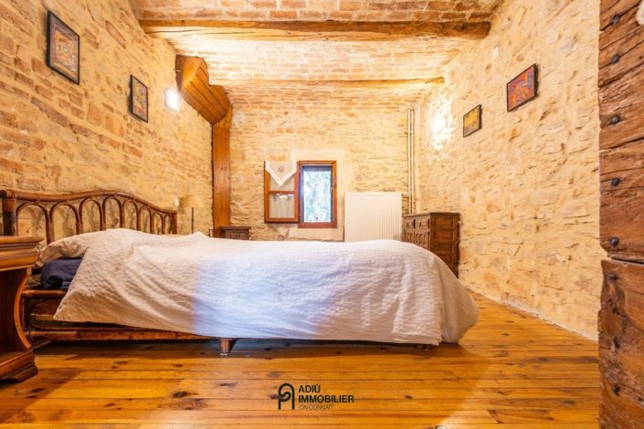 Image No.16-8 Bed House for sale