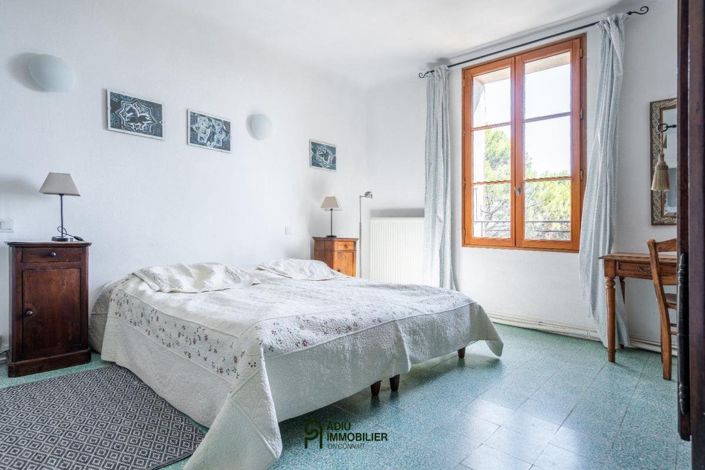 Image No.17-8 Bed House for sale