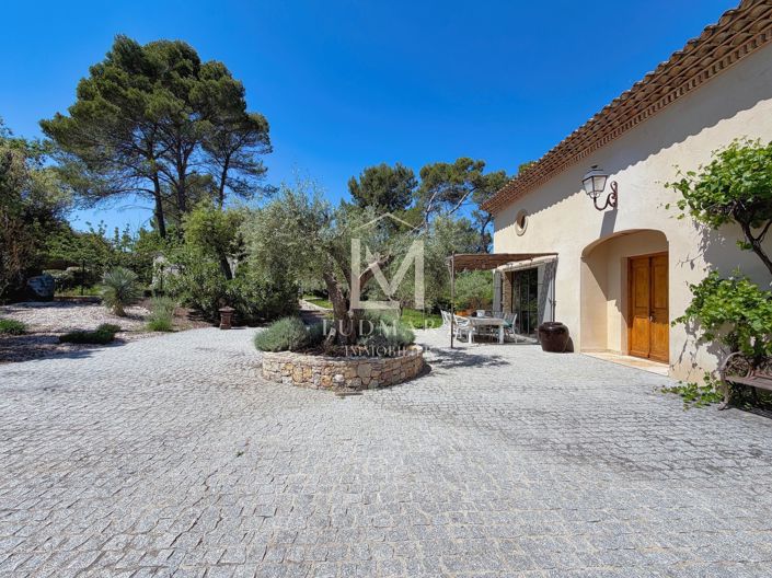 Image No.15-4 Bed House for sale