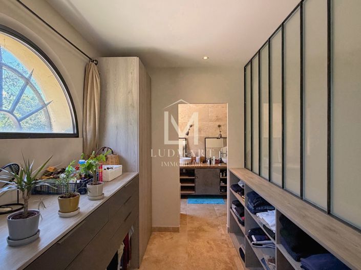 Image No.26-4 Bed House for sale