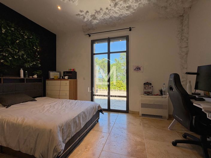 Image No.28-4 Bed House for sale