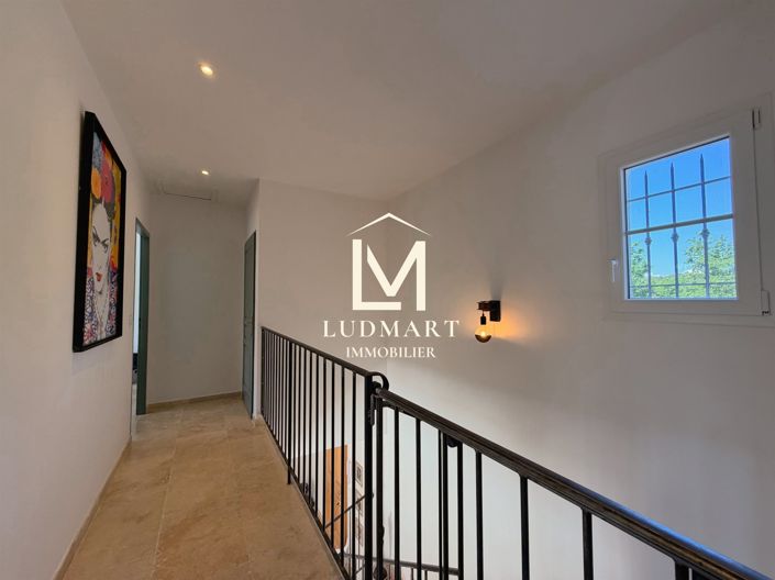 Image No.16-5 Bed House for sale
