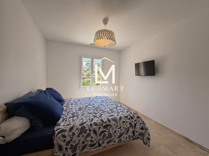Image No.17-5 Bed House for sale