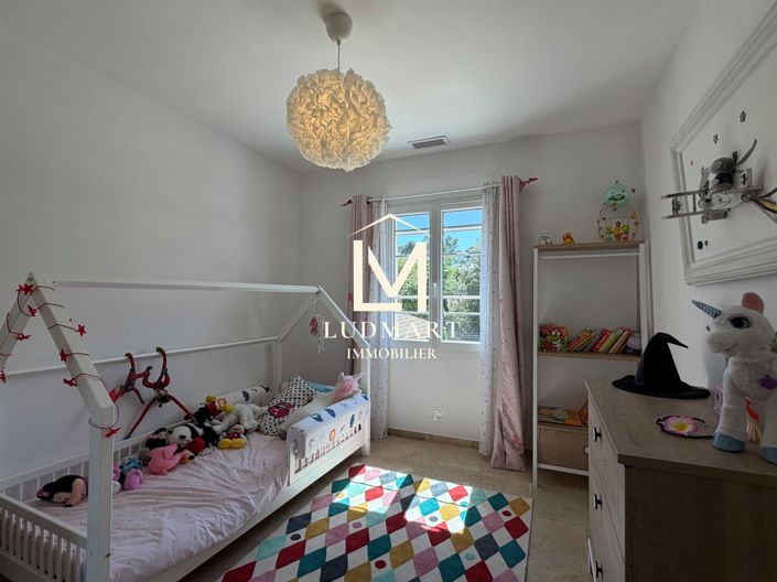 Image No.20-5 Bed House for sale