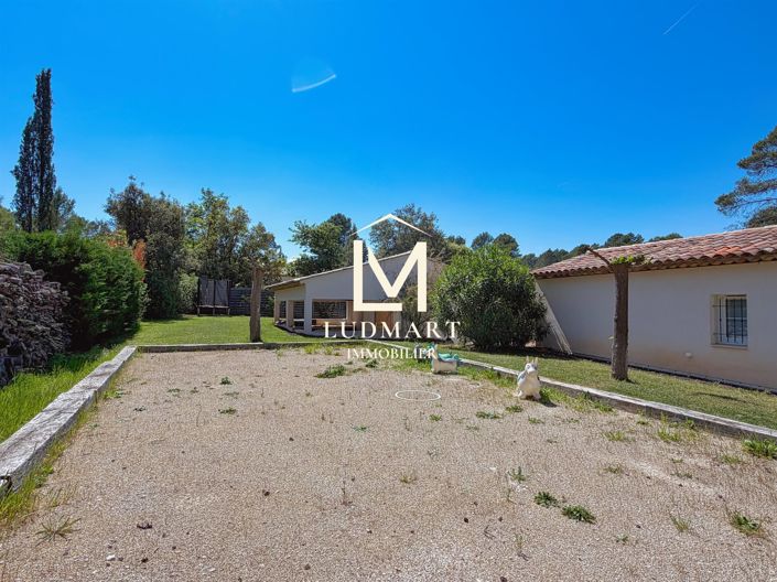 Image No.8-5 Bed House for sale