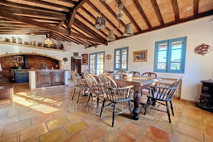 Image No.5-7 Bed House for sale